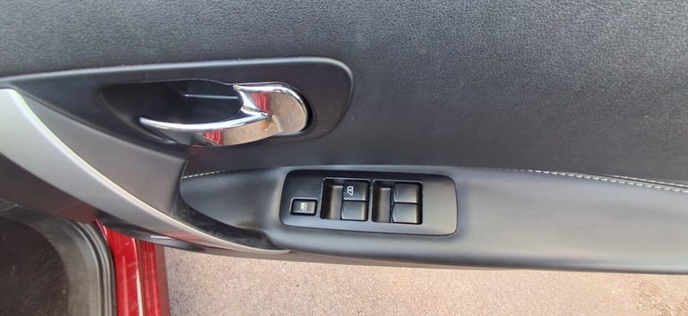2013 Nissan Qashqai 1.6 dCi Tekna 5dr [Start Stop] HATCHBACK DIESEL Manual
