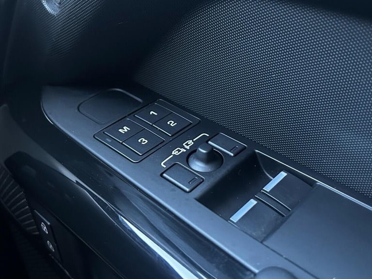 2023 Land Rover Defender 3.0 D250 Hard Top HSE Auto PANEL VAN DIESEL Automatic