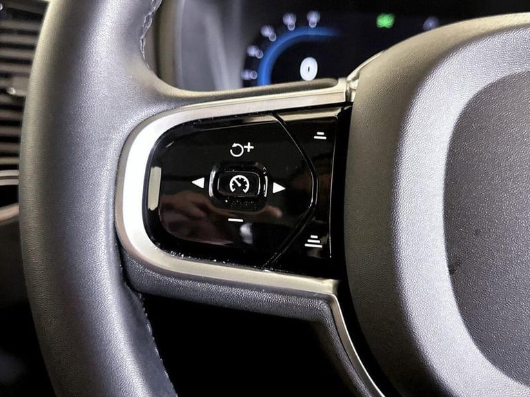 2022 Volvo XC90 2.0h T8 Recharge 18.8kWh Plus Auto 4WD Euro 6 (s/s) 5dr Automatic SUV Hybrid Auto...
