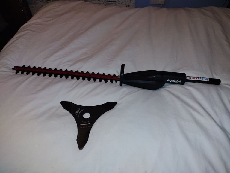 Ryobi Expand it hedge trimmer attachment and brush cutter blade strimmer hedge trimmer 