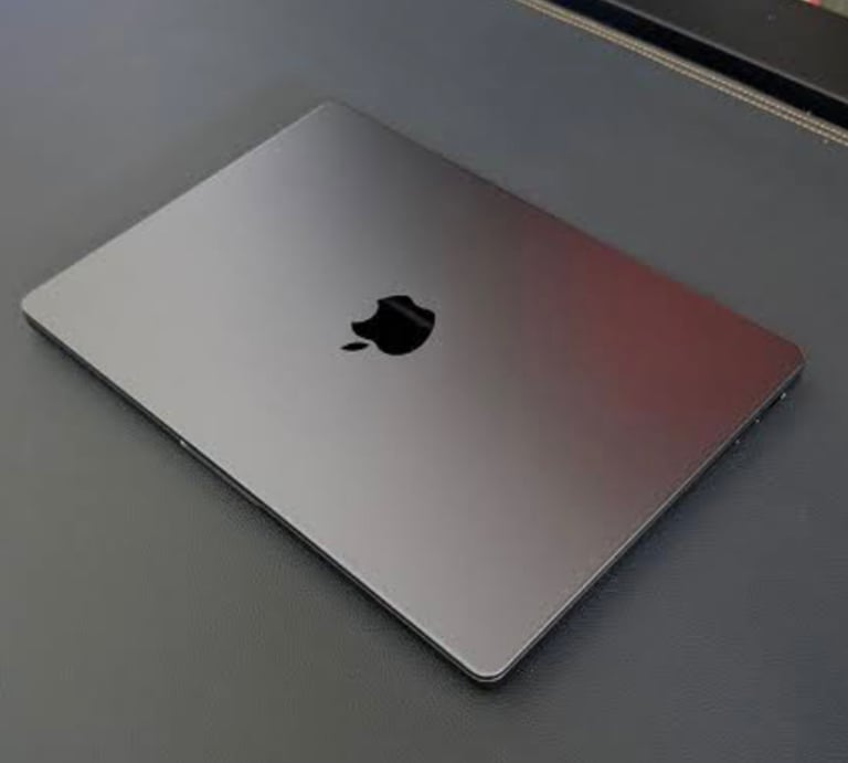 MacBook Air 15, M3. 4 years warranty 