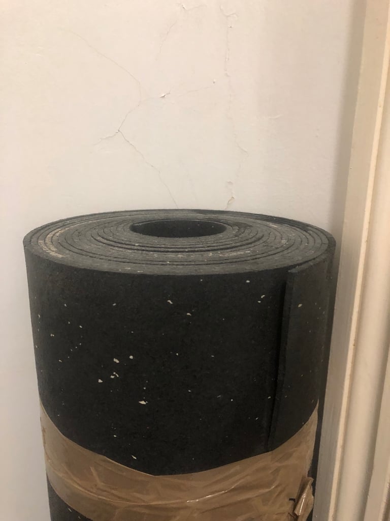 Rubber under lay for laminate flooring