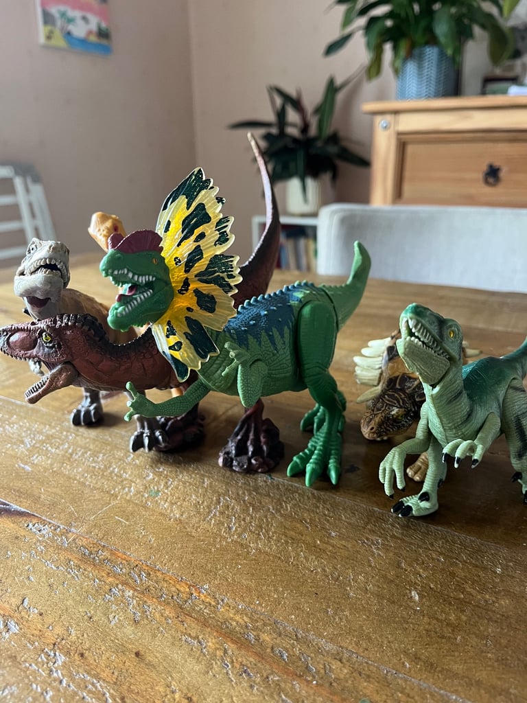 40 dinosaur toys 