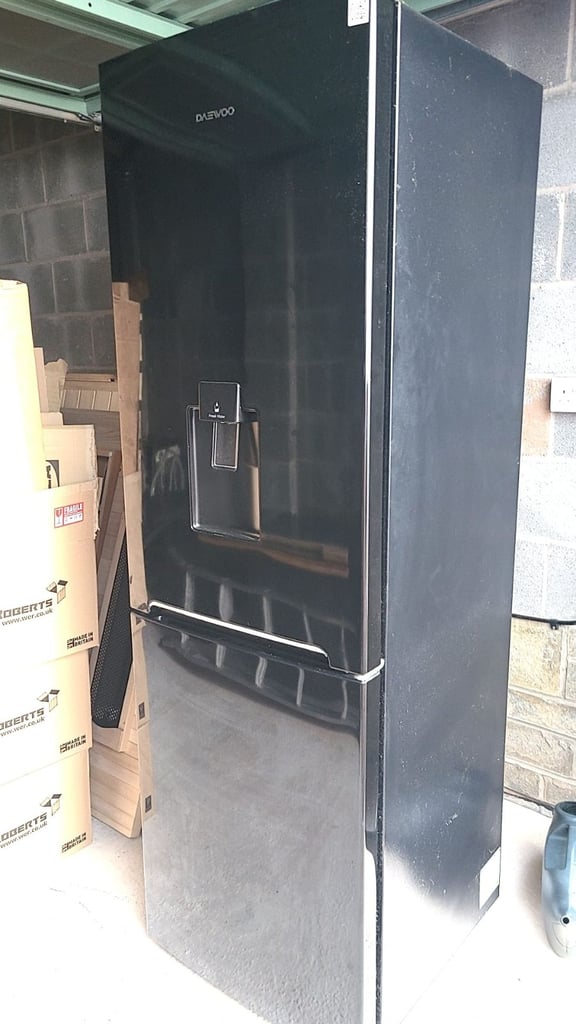 Daewoo RN37DB Fridge Freezer