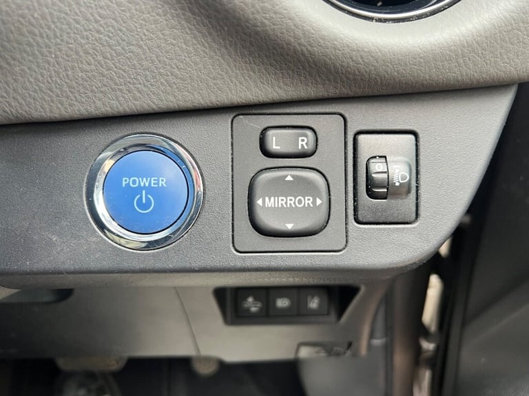  Toyota Yaris 1.5 Hybrid Icon 5dr CVT - FTSH - REAR CAMERA -  AIR CON Petrol/Ele