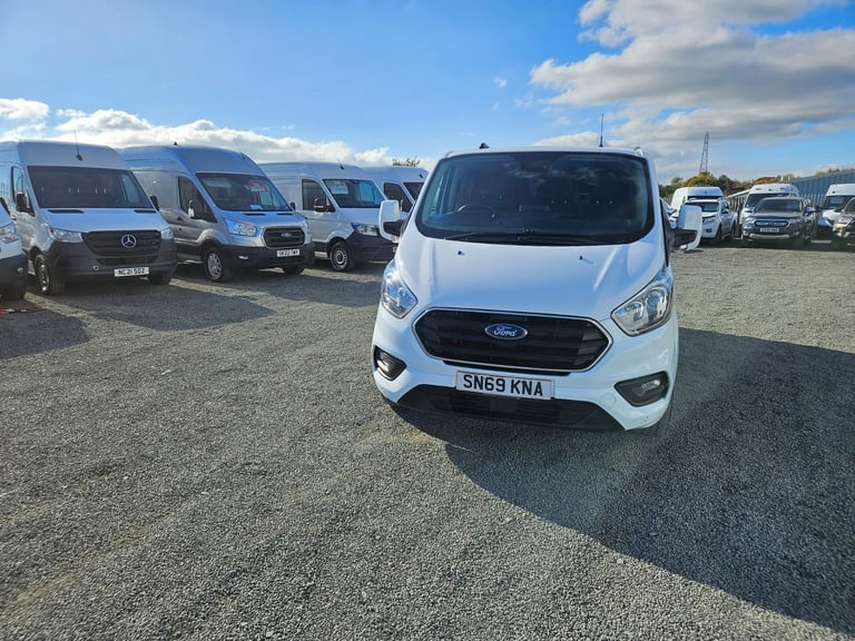 FORD TRANSIT CUSTOM 320 LIMITED 130 L2 CREWVAN, ULEZ FREE, WET BELT JUST DONE