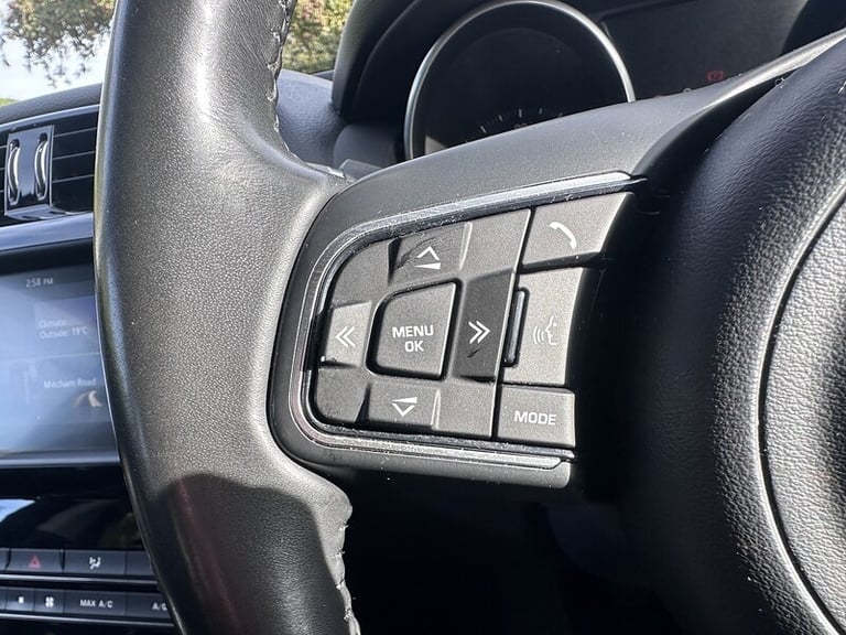 2017 Jaguar XE 2.0d SE 4dr SALOON DIESEL Manual