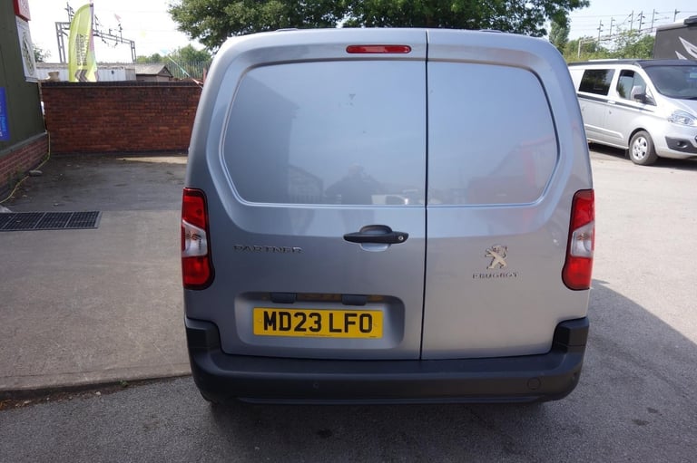 Peugeot Partner 1000 1.5 BlueHDi 100 Professional Premium + Van DIESEL 2023/23