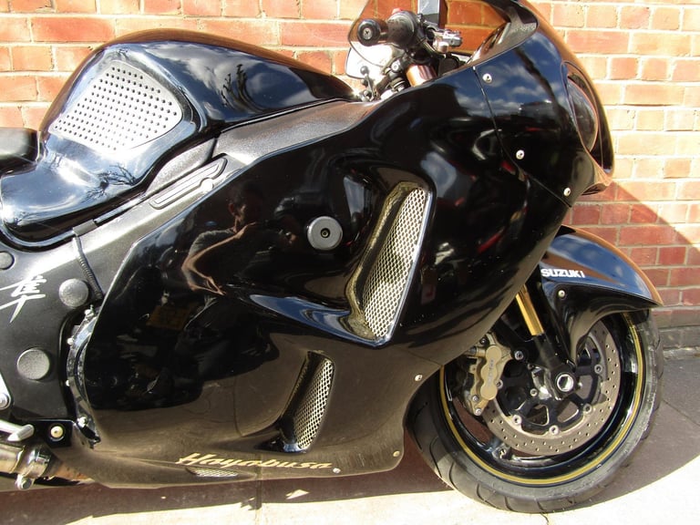 SUZUKI GSX1300 HAYABUSA * VERY LOW MILES 11000 *2 FORMER KEEPERS* WOW *