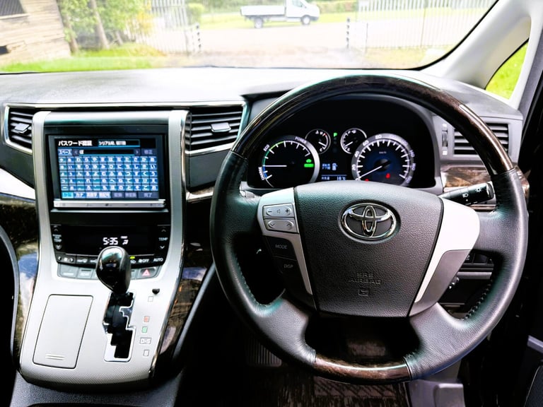 FRESH IMPORT 2014 TOYOTA VELLFIRE 2.4 PETROL/ELECTRIC HYBRID ULEZ COMPLIANT