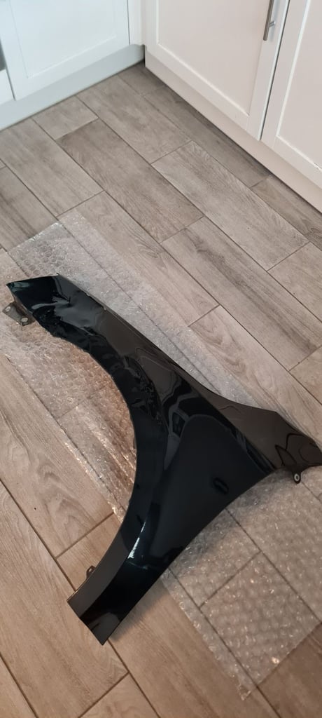 Skoda octavia left side wing 