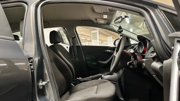 Vauxhall, ASTRA, Estate, 2013, Other, 1598 (cc), 5 doors