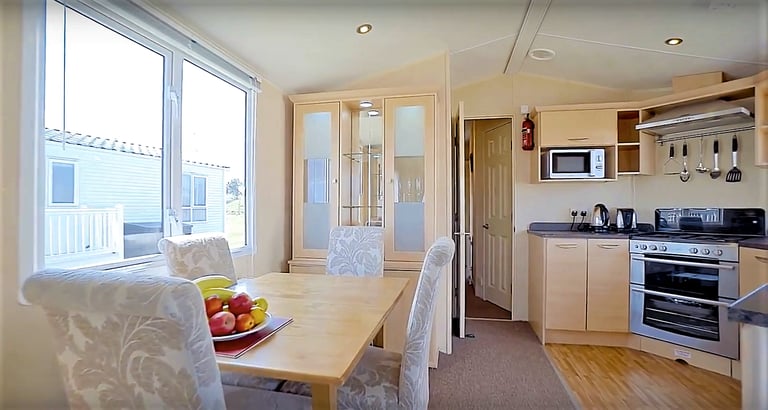 👻🎃 W/e Special TODAY Fri 17 Oct @ Seton Sands! 8-berth caravan with stunning views to rent / hire