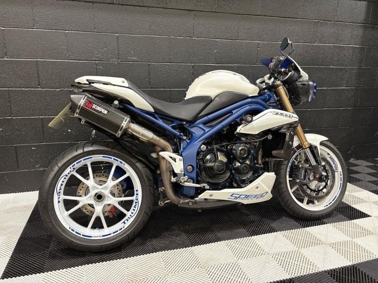 2014 64 TRIUMPH SPEED TRIPLE 1050 ABS FINANCE SPECIALISTS APPLY NOW