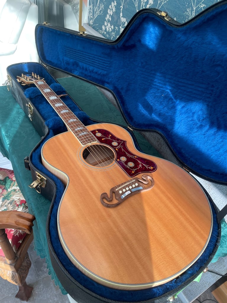 Trades 2013 Gibson SJ200 southern jumbo electric acoustic guitar usa