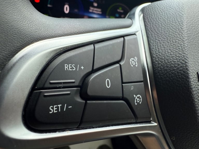 2022 Renault Captur 1.6 E-TECH 9.8kWh SE Edition SUV 5dr Petrol Plug-in Hybrid Auto Euro 6 (s/s H...