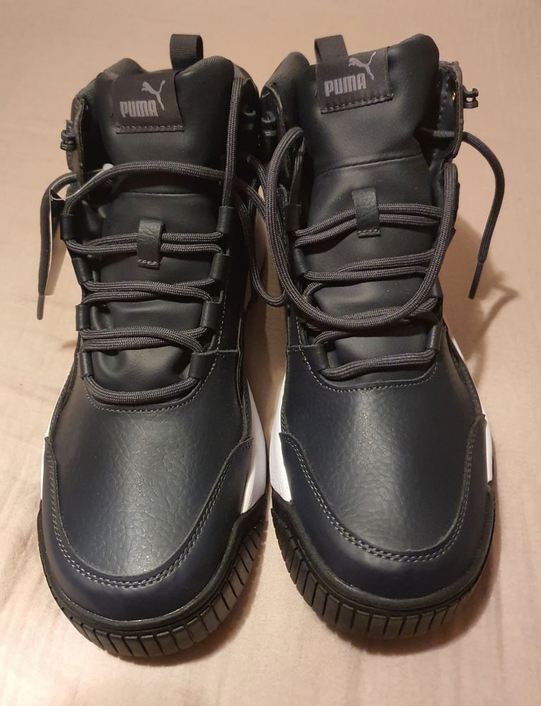 Puma Men's Boots Size 9 Mint Condition (Rarely Available) Navy Upper/Black Sole/White Mid Sole