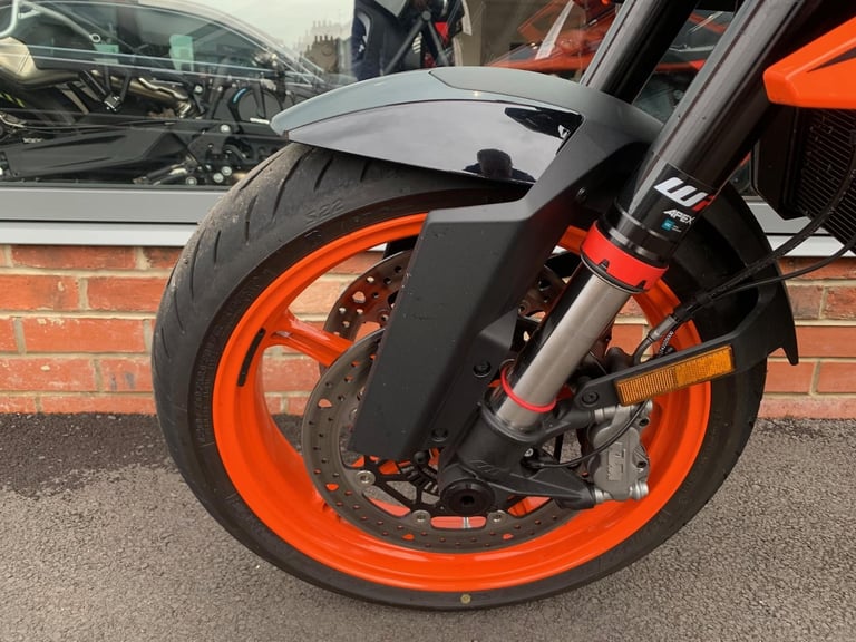 KTM 990 DUKE - TECH PACK - KTM WARRANTY 09/5/2029