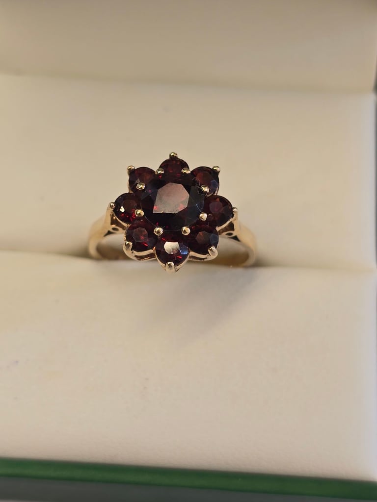9CT GOLD TOURMALINE FLOWER RING