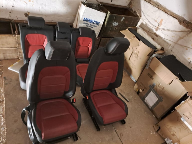 Jaguar xf front and back seats red and black leather in very good condition 