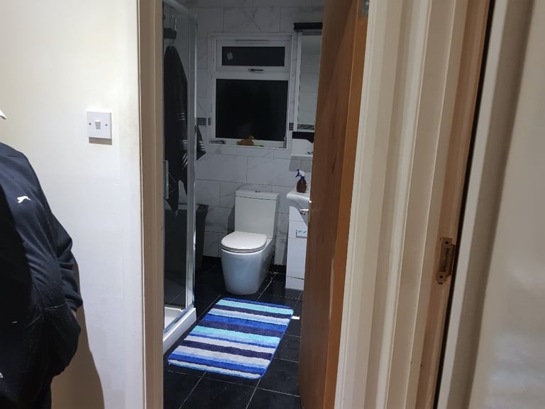 image for DOUBLE BEDSIT OWN SHOWER ROOM RUISLIP ROAD GREENFORD MIDDX  