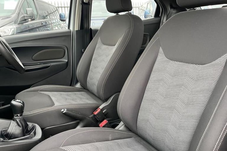 2017 Ford Ka+ 1.2 Zetec 5dr - 12 MONTHS MOT, 2 KEYS, LOW INSURANCE GROUP, REAR PARKING SE Hatchba...