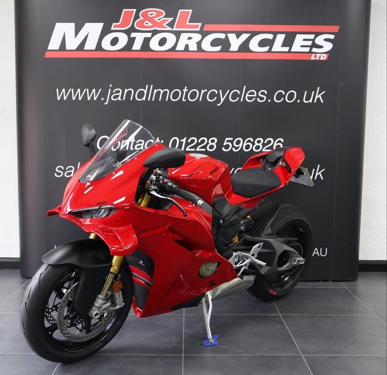 Ducati Panigale V4S 2025 Model Year!