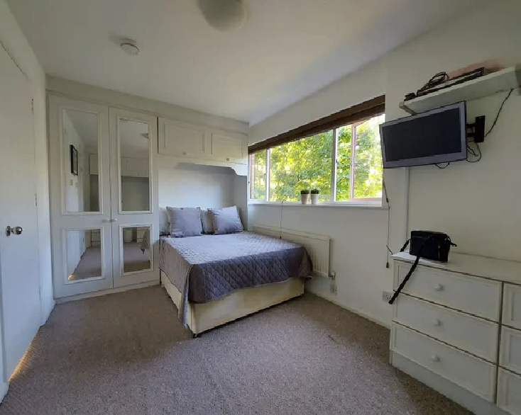 Spacious & Cosy Double Room for Rent AT NG31 7ND