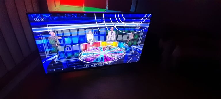 JVC 49 inch Ultra HD TV with remote (LT-49c860)