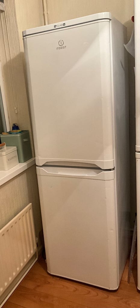 image for INDESIT FRIDGE FREEZER