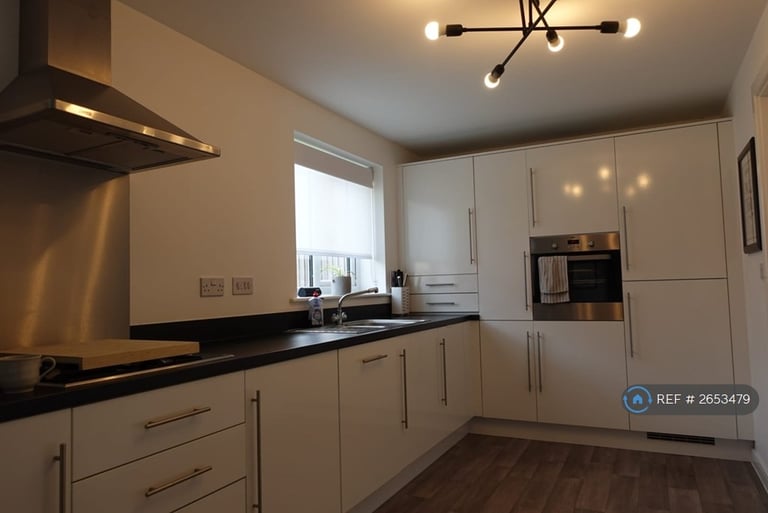 4 bedroom house in Holmes Chapel, Holmes Chapel, CW4 (4 bed) (#2653479)