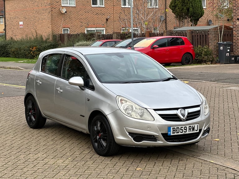 2010 Vauxhall Corsa Design Automatic 1.4L Petrol 67K Miles Full Service History 1YR NEW MOT  1 OWNER