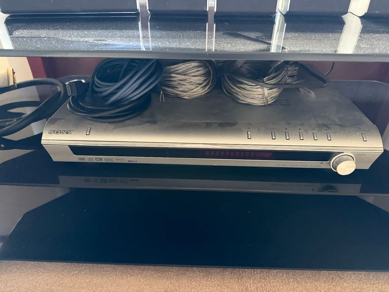 Sony dvd player with suround sound system