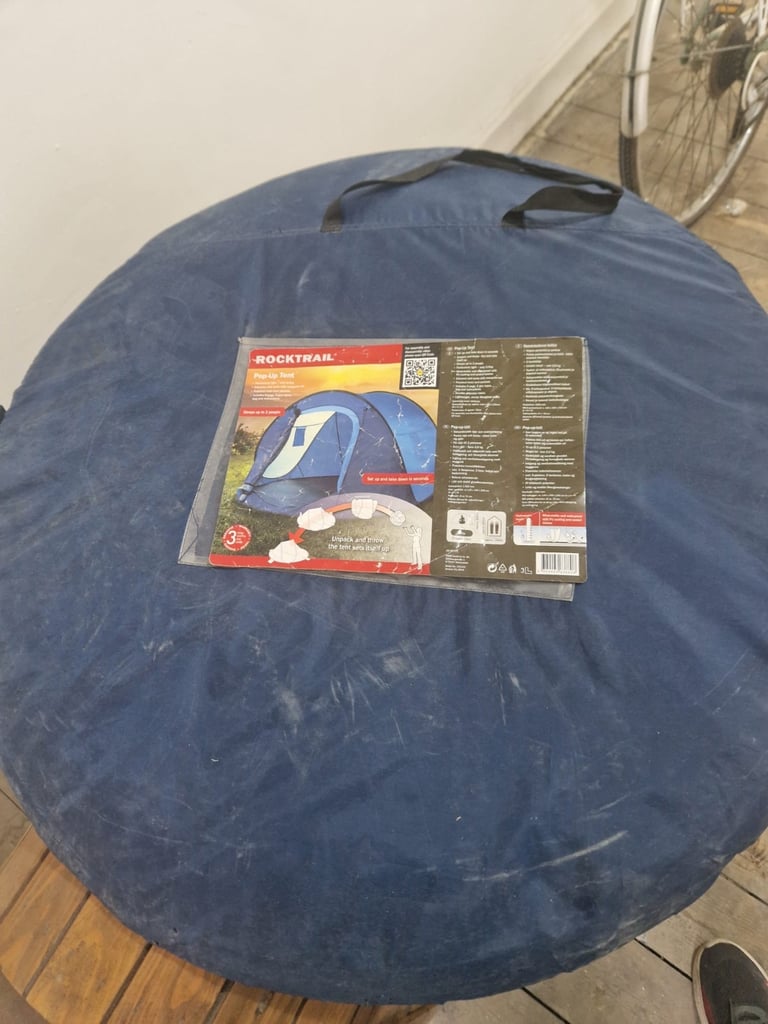Pop up tent