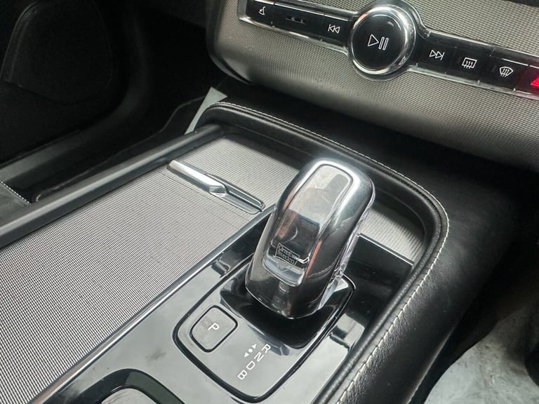 2018 Volvo XC90 2.0h T8 Twin Engine 10.4kWh R-Design SUV 5dr Petrol Plug-in Hybrid Auto 4WD ESTAT...