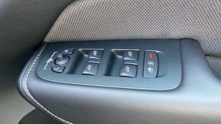 2024 Volvo XC60 2.0 T6 350 RC PHEV Plus Black Ed 5dr AWD Gtron Estate Estate Hybrid Automatic