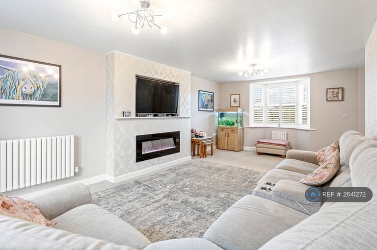 5 bedroom house in Wright Close, Leicester, LE8 (5 bed) (#2641272)