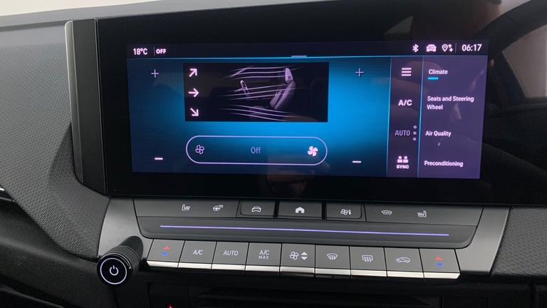 2023 Vauxhall Astra 54kWh Ultimate Hatchback 5dr Electric Auto (156 ps) Hatchback Electric Automatic