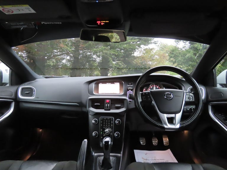 2017 Volvo V40 2.0 T2 R-Design Nav Plus Euro 6 (s/s) 5dr HATCHBACK Petrol Manual