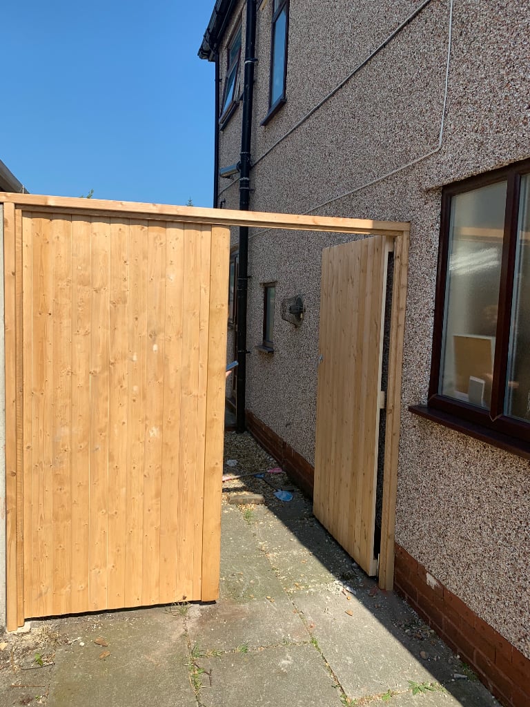 Made to measure timber gates 