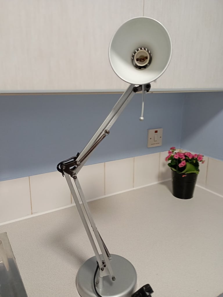 Desk lamp 