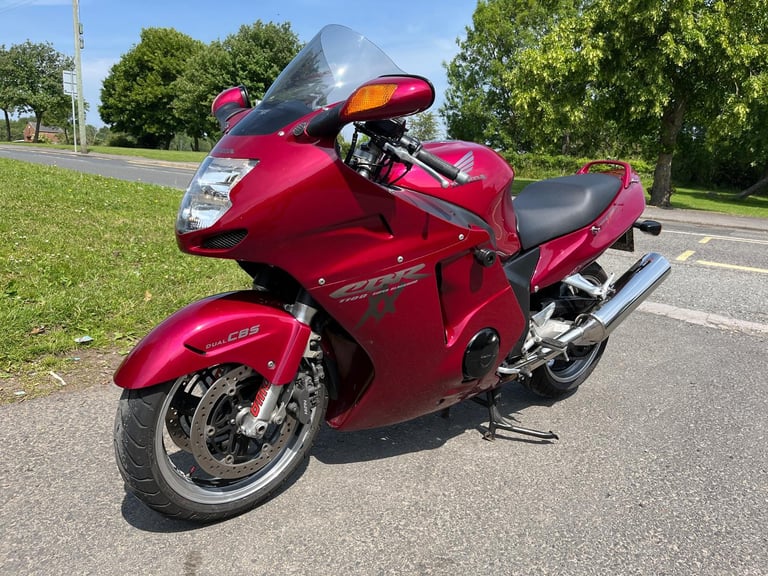 HONDA CBR1100XX-V BLACKBIRD, 1996(P), ONLY 28,061 MILES, SUPERB CONDITION, £2395
