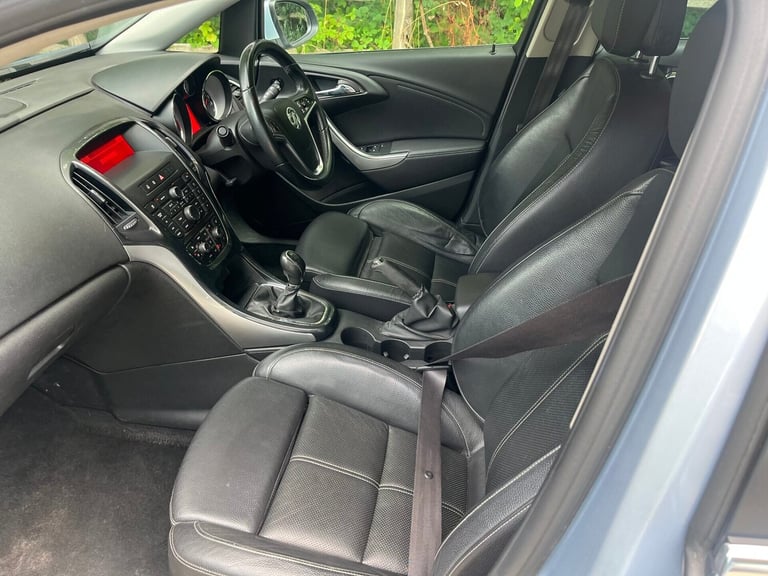 2014 Vauxhall Astra ELITE CDTI S/S ESTATE 6 SPEED MANUAL. Estate Diesel Manual