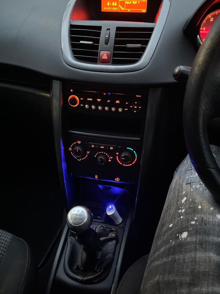 Peugeot, 207, Hatchback, 2010, Manual, 1560 (cc), 5 doors