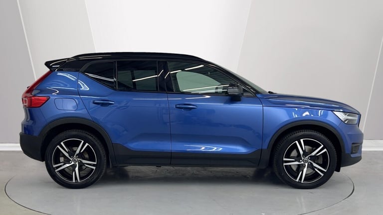 2021 Volvo XC40 Recharge R-Design, T5 plug-in hybrid (Power Tailgate, Sensus Navigation) Estate P...