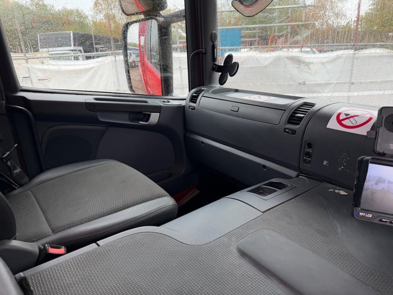 Scania P-SRS C-CLASS P320 2015 6x4 flat bed double drive 10 tyre 30ft flat bed