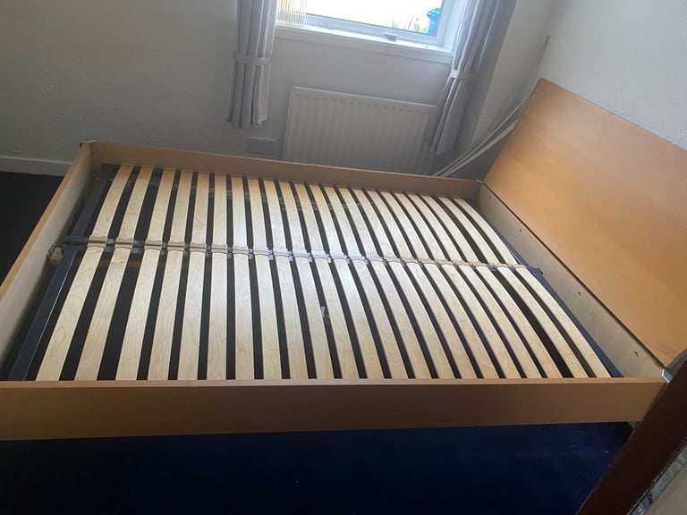 King size bed 
