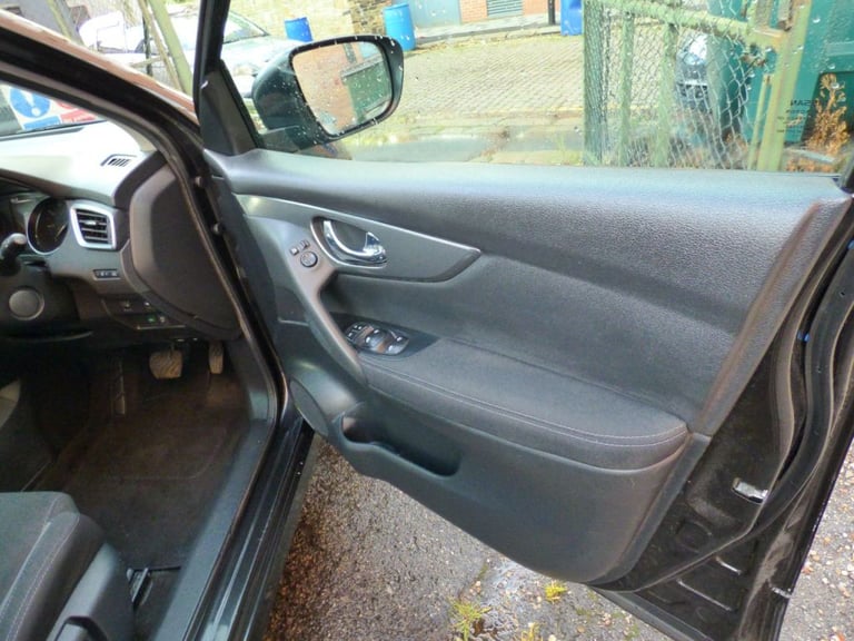  Nissan Qashqai 1.2 DiG-T N-Connecta 5dr Xtronic Petrol