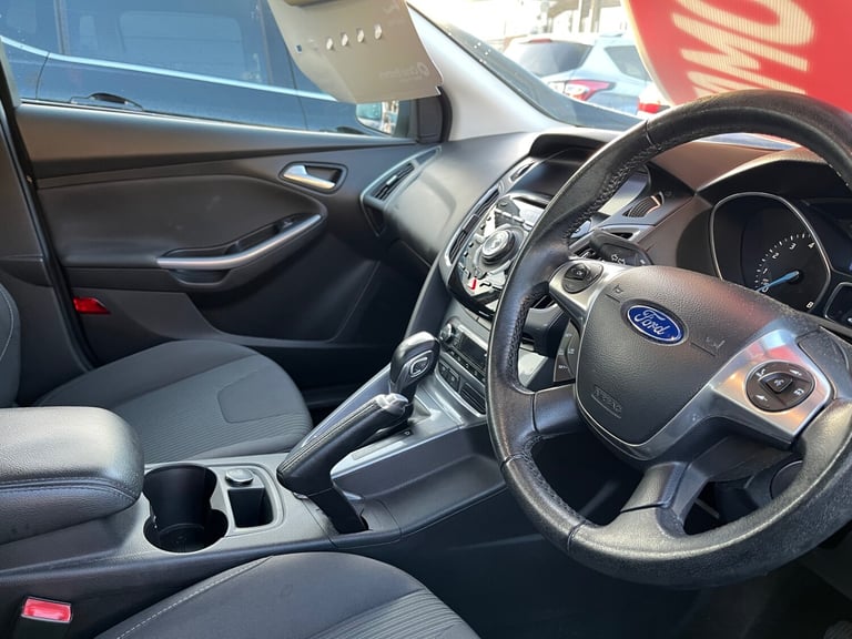 2014 Ford Focus 1.6 125 Titanium Navigator 5dr Powershift HATCHBACK Petrol Automatic