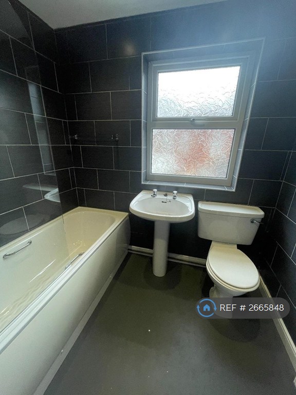 5 bedroom house in Kenmare Road, Liverpool, L15 (5 bed) (#2665848)